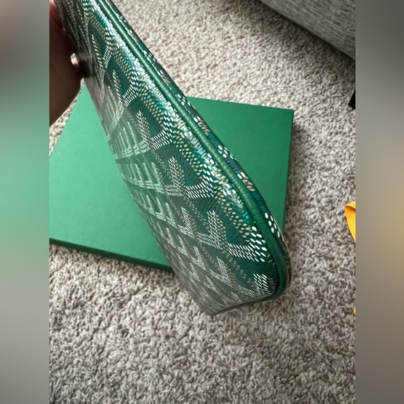 ✖️SOLD✖️AUTH Goyard Senat MM Pouch in Green - Picture 4 of 8